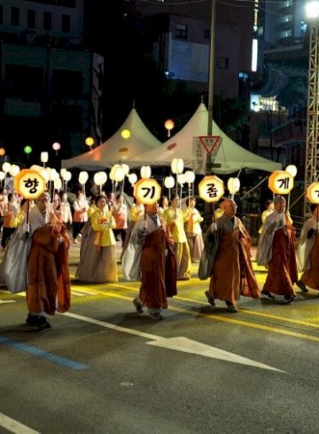 2025년 맑고 향기롭게 근본도량 길상사 제등행렬